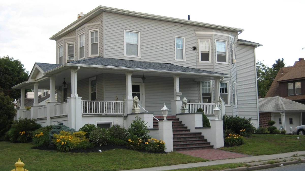 St. Leonard's Tract House | Ventnor Beach House - Only 1 Block to Beach & Boardwalk! Spacious and Charming