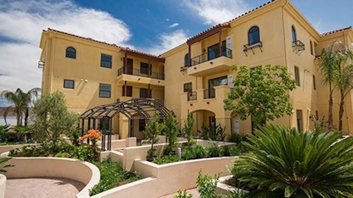 Ventura Condo | Ventura Downtown Art Loft Style Condo