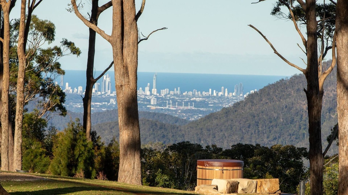 Mount Tamborine Bed & Breakfast | Verandah House Country Estate