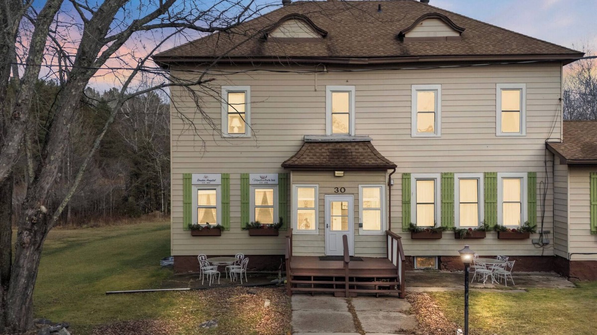 Soudan Bed & Breakfast | Vermilion Park Inn - Historic Bed and Breakfast - call 218-753-2333