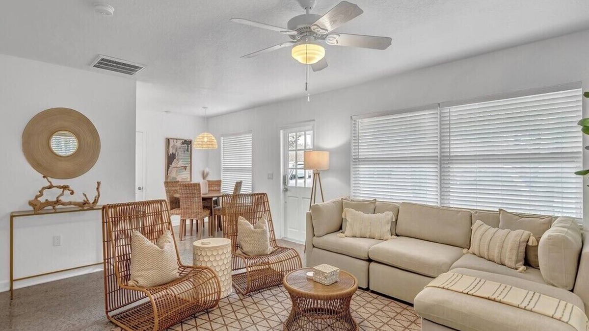 Rock Ridge Cottage | Vero Beach Cottage 3 bedrooms, 2 bath, Less than mile to Beach