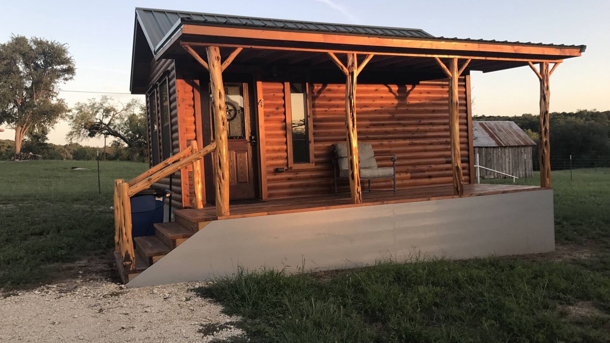 Hamilton Cabin | Vertical gate cruise 4