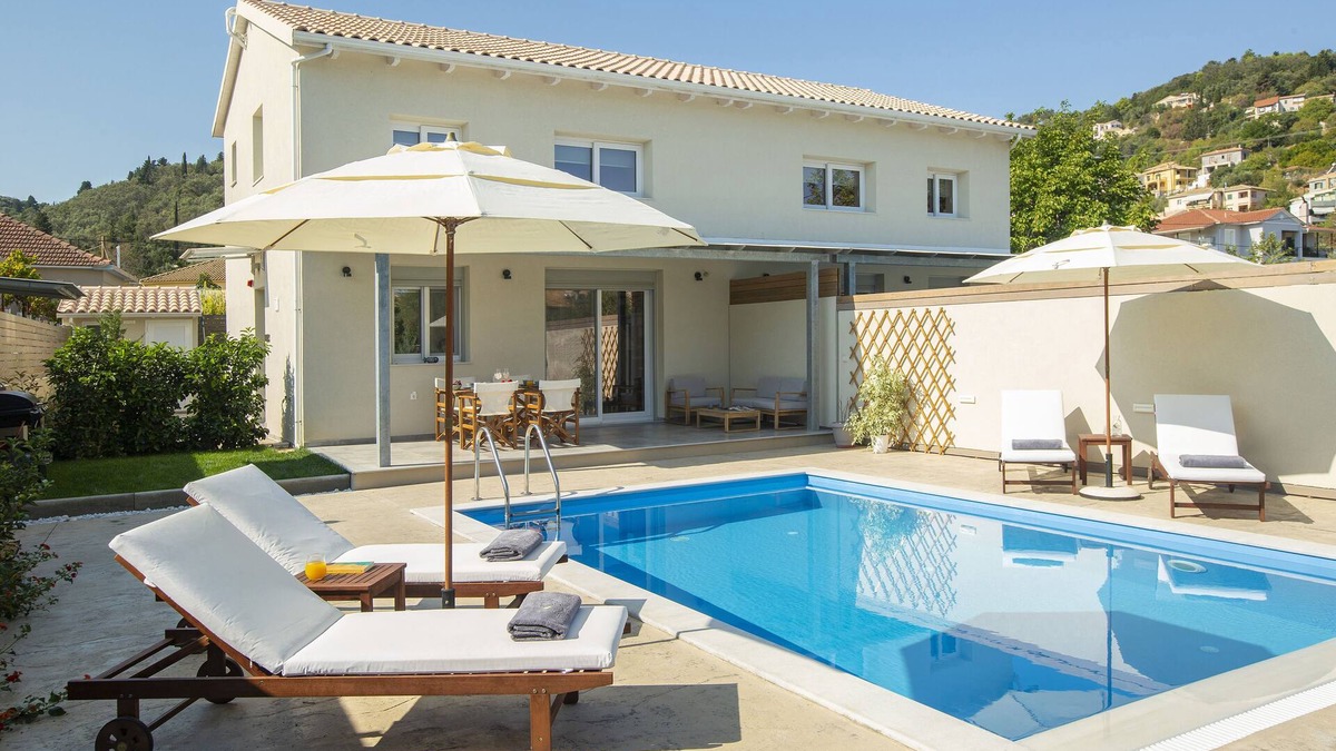 Apolpaina Villa | Vertzami Villa just 2km from Lefkada city center