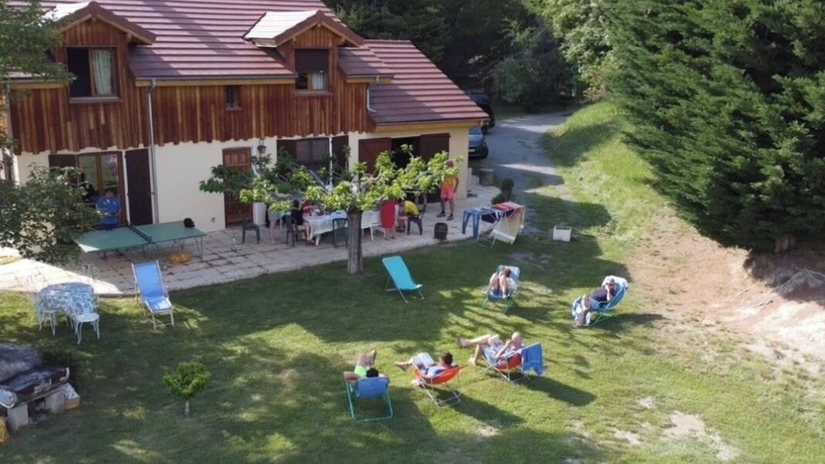 Chorges Ski Chalet | Very beautiful chalet at the edge of the lake of Serre Ponçon 10 people
