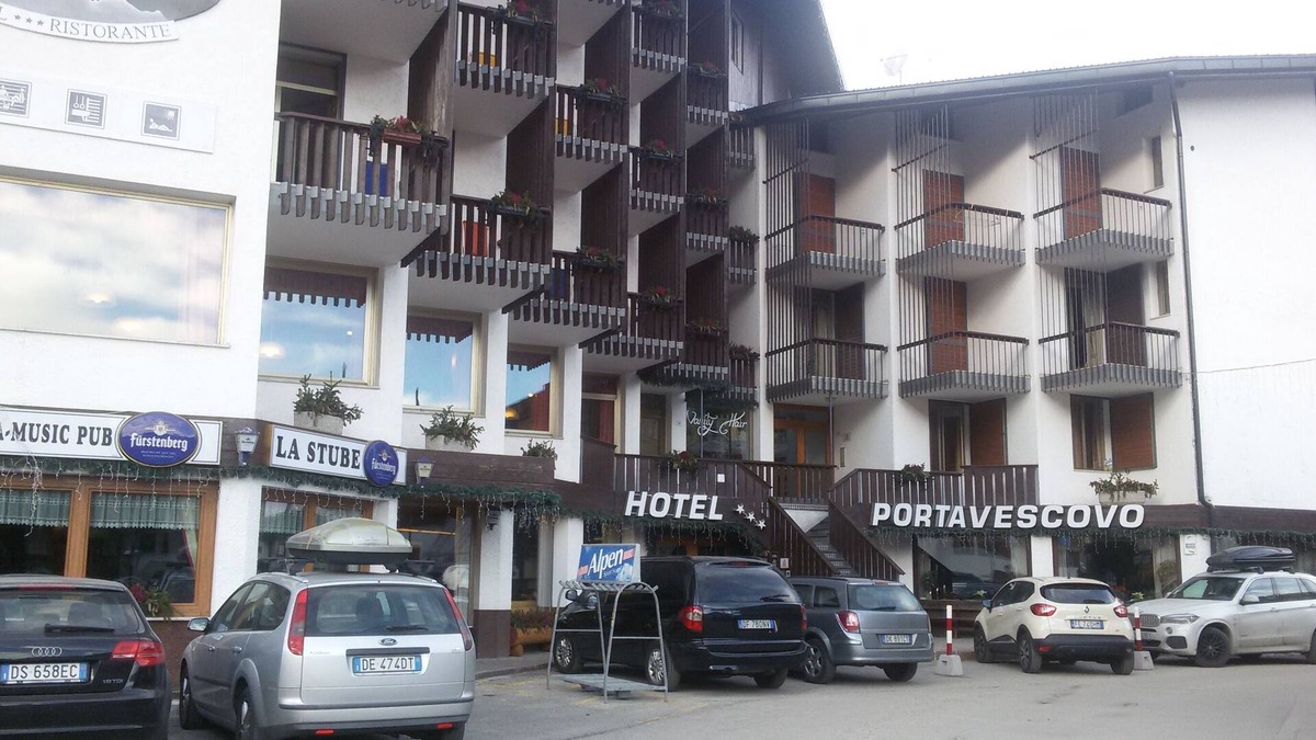 Arabba Apartment | Very central in Arabba, Sellaronda ski lifts just a few steps away!
