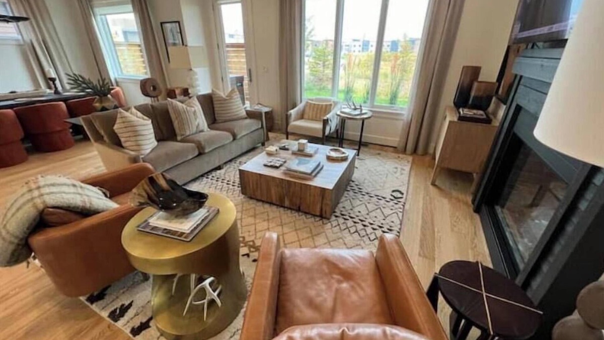 Big Sky House | Very cozy copper John, town center retreat!