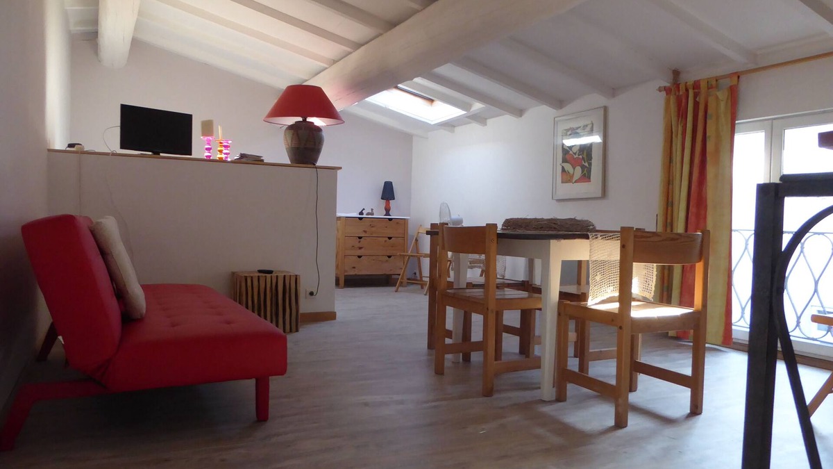 Roquefort-des-Corbieres House | Very nice studio in the heart of a wine village near the Mediterranean.