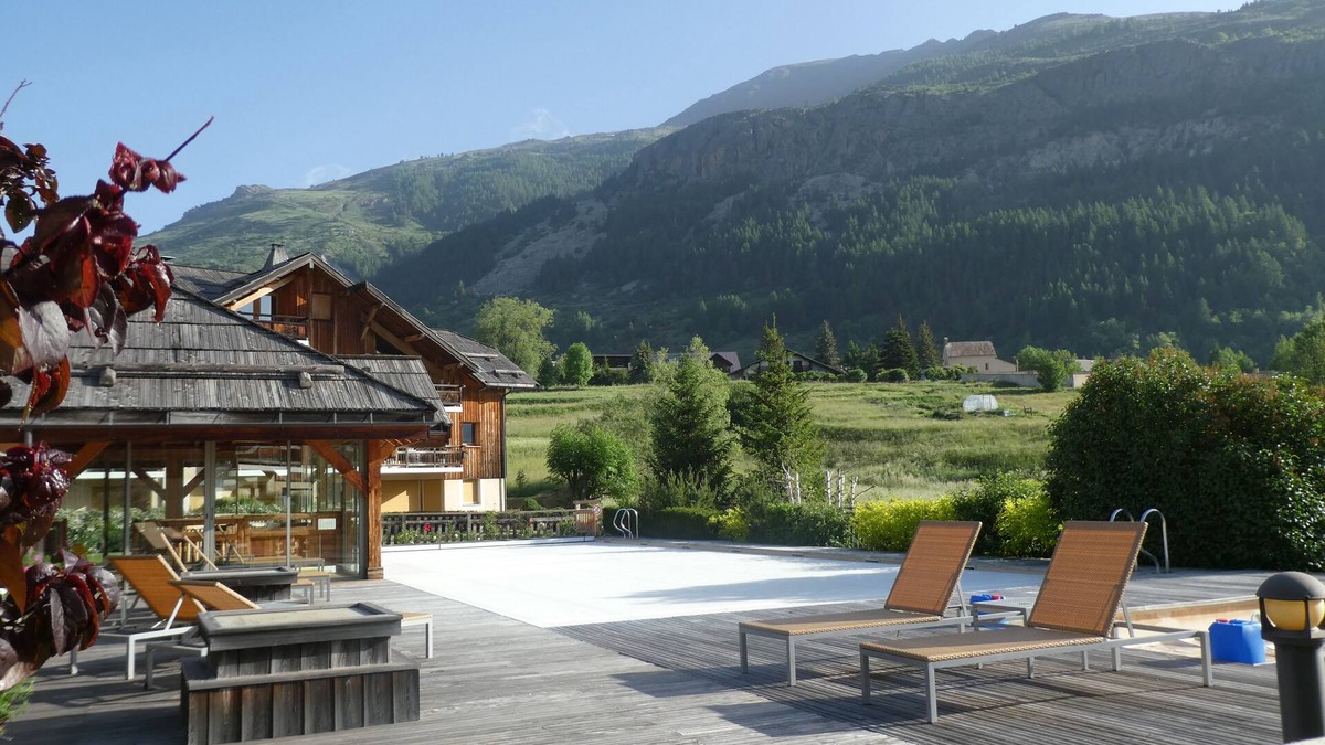Monetier-les-Bains Apartment | Very nice apartment, on the slopes, with pool and sauna