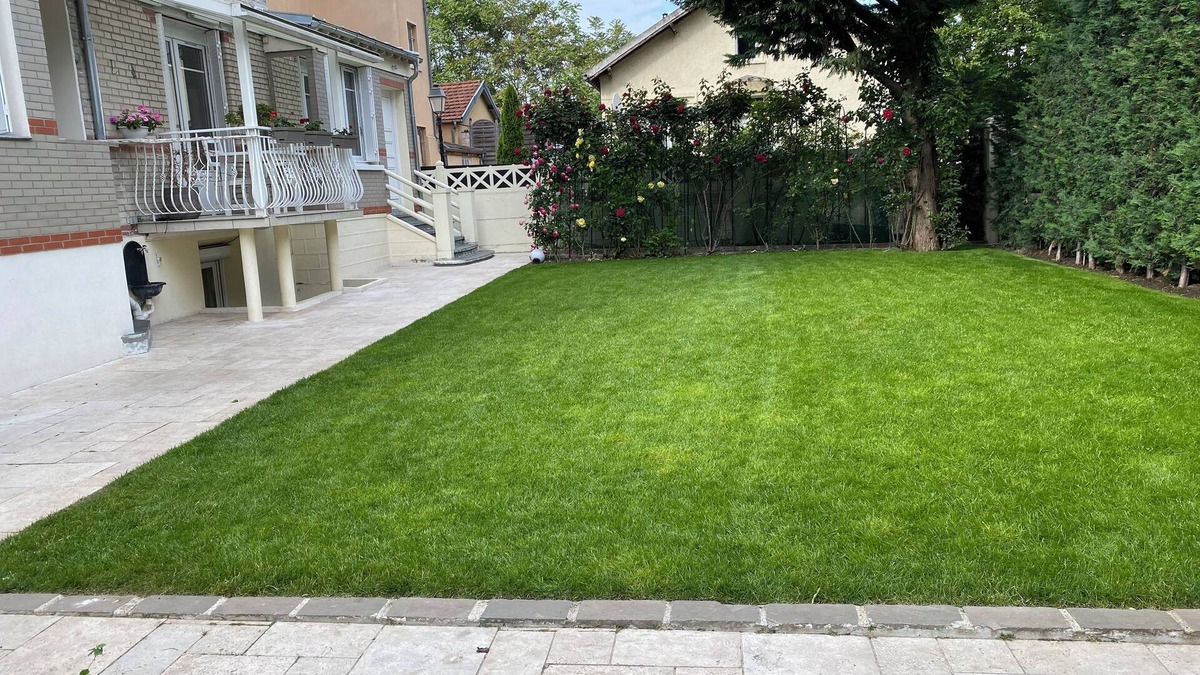 Gambetta House | Very Nice House With Garden to Rent in Paris Area