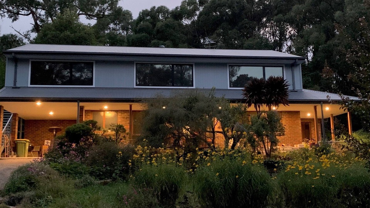 Macclesfield Apartment | Very Pet-friendly Accommodation on 10 Acres. Perfect for the Complete Family