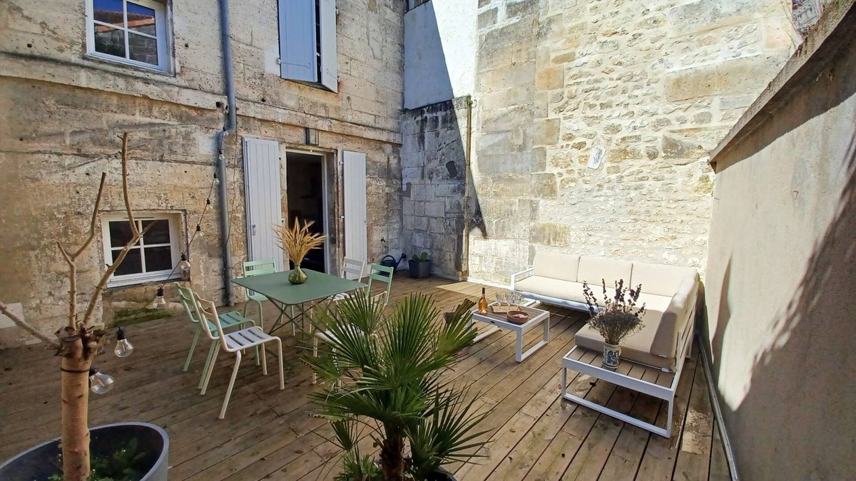 Angouleme House | Very pleasant and quiet house with terrace in the city center
