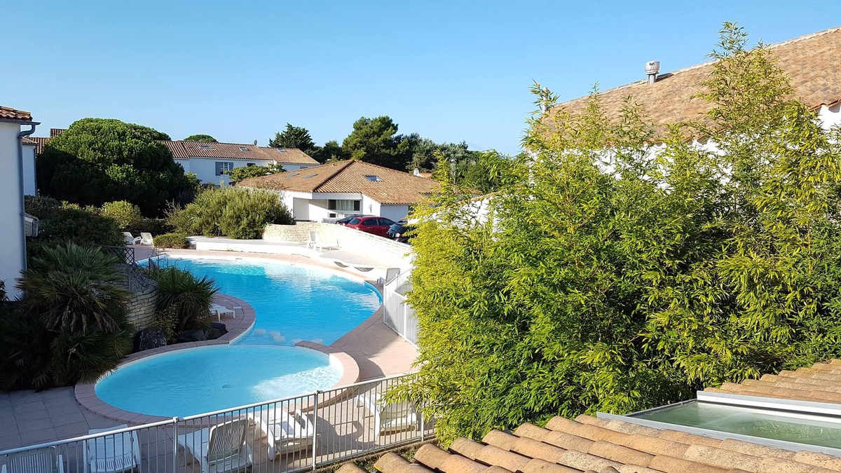 La Couarde-sur-Mer Apartment | Very pretty DUPLEX*Ile de Ré, pool view, next to beach La Couarde.