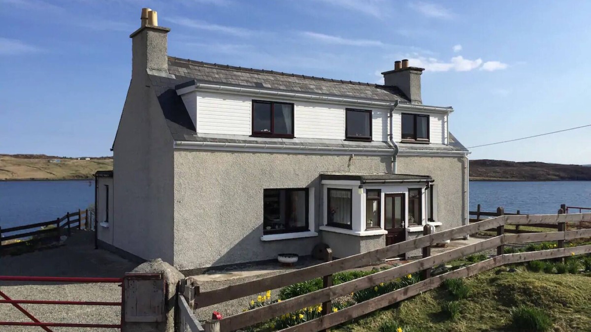Isle of Harris House | Very Private Croft Cottage on Scenic Sea Loch in the Wonderful Western Isles