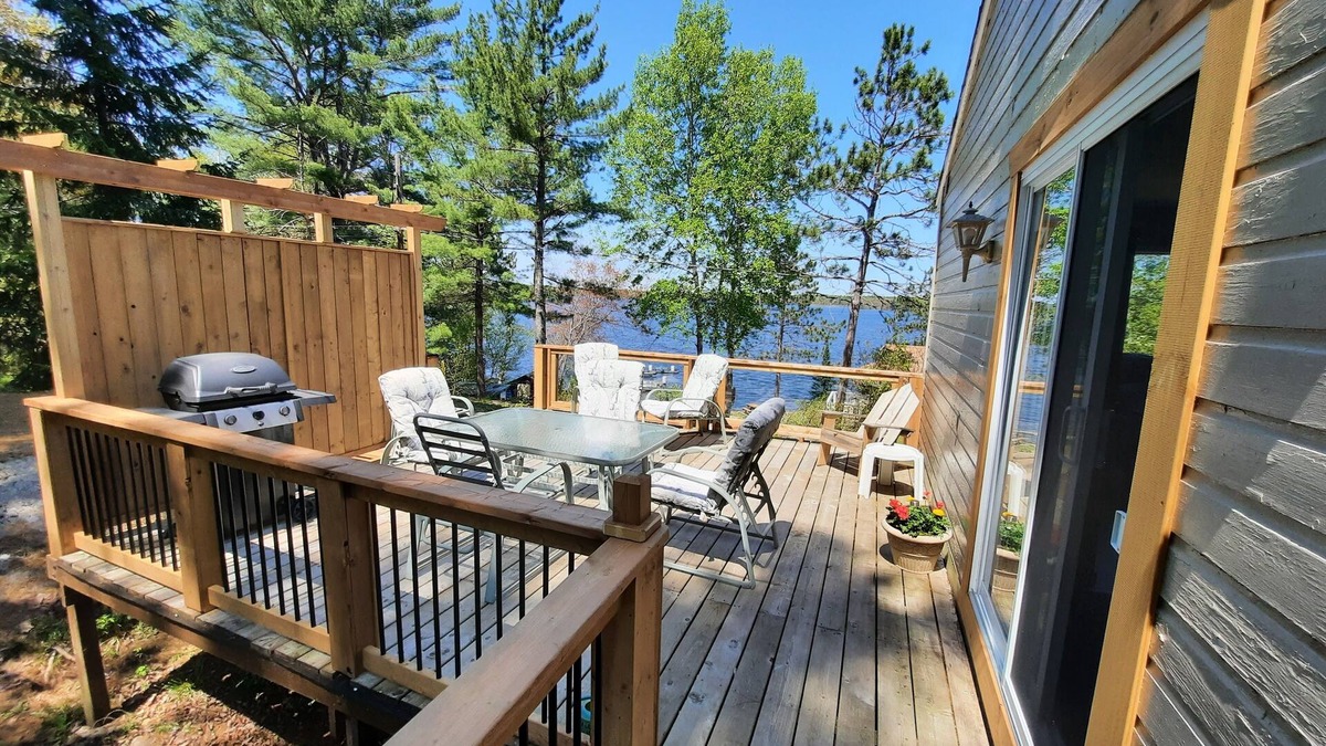 Nipissing Cabin | Very Private Lakefront Cottage in sheltered cove on Lake Nipissing South Bay