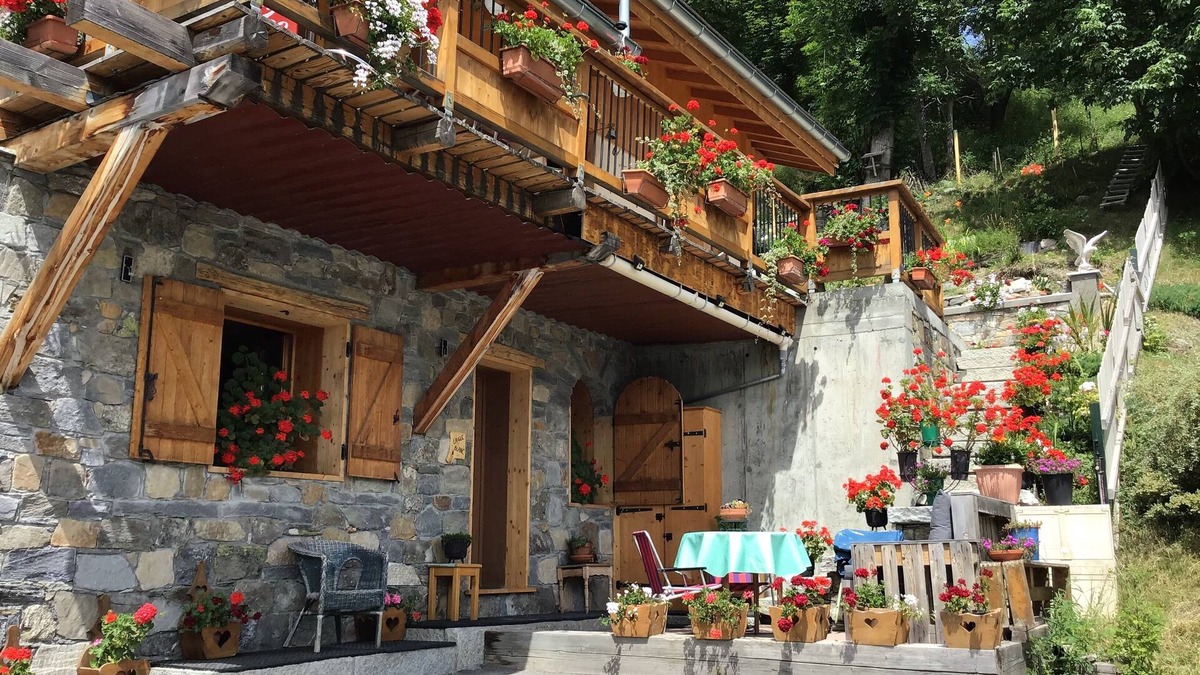 Le Villard Apartment | Very quiet and relaxing place. very nice view of the belleville valley
