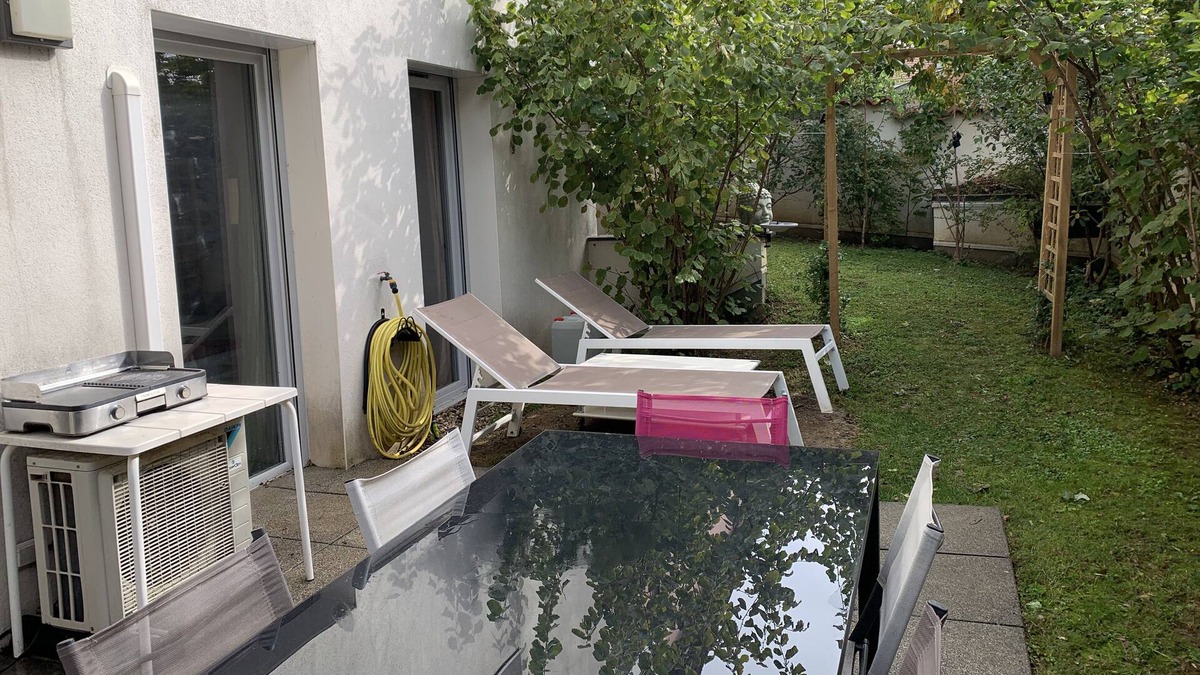 3rd Arrondissement Apartment | Very quiet apartment with south garden Lyon Monplaisir district