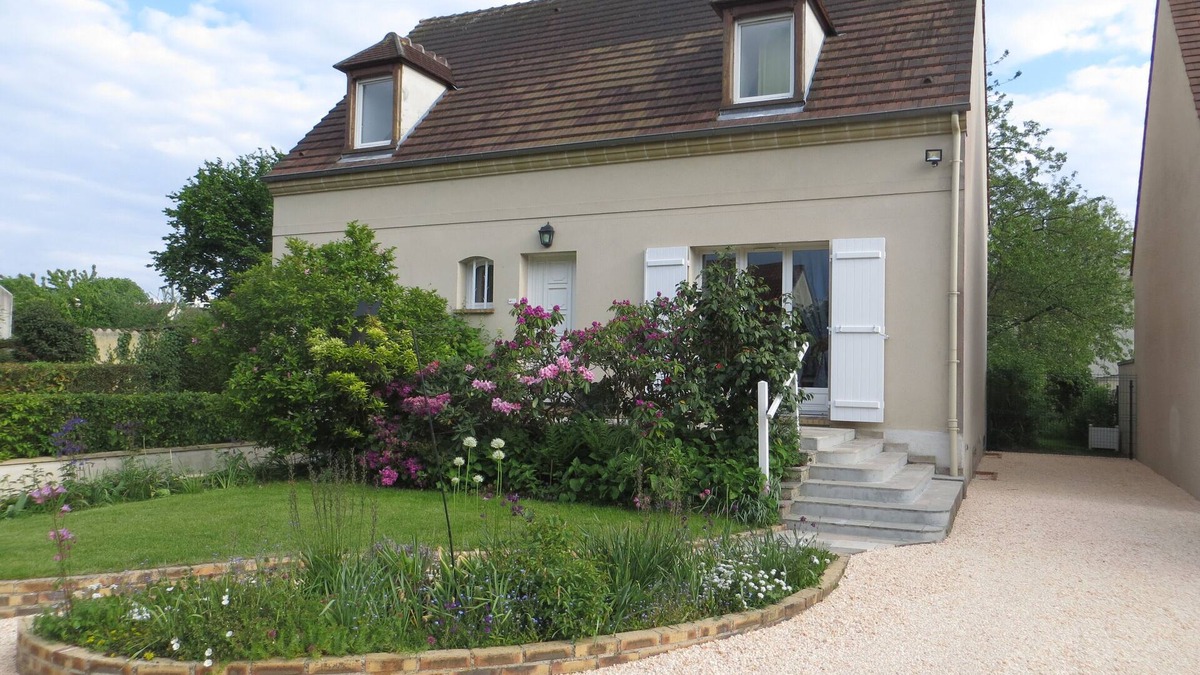 Courdimanche Cabin | Very quiet country village pavilion, 5 minutes from the RER A, 40 minutes from PARIs