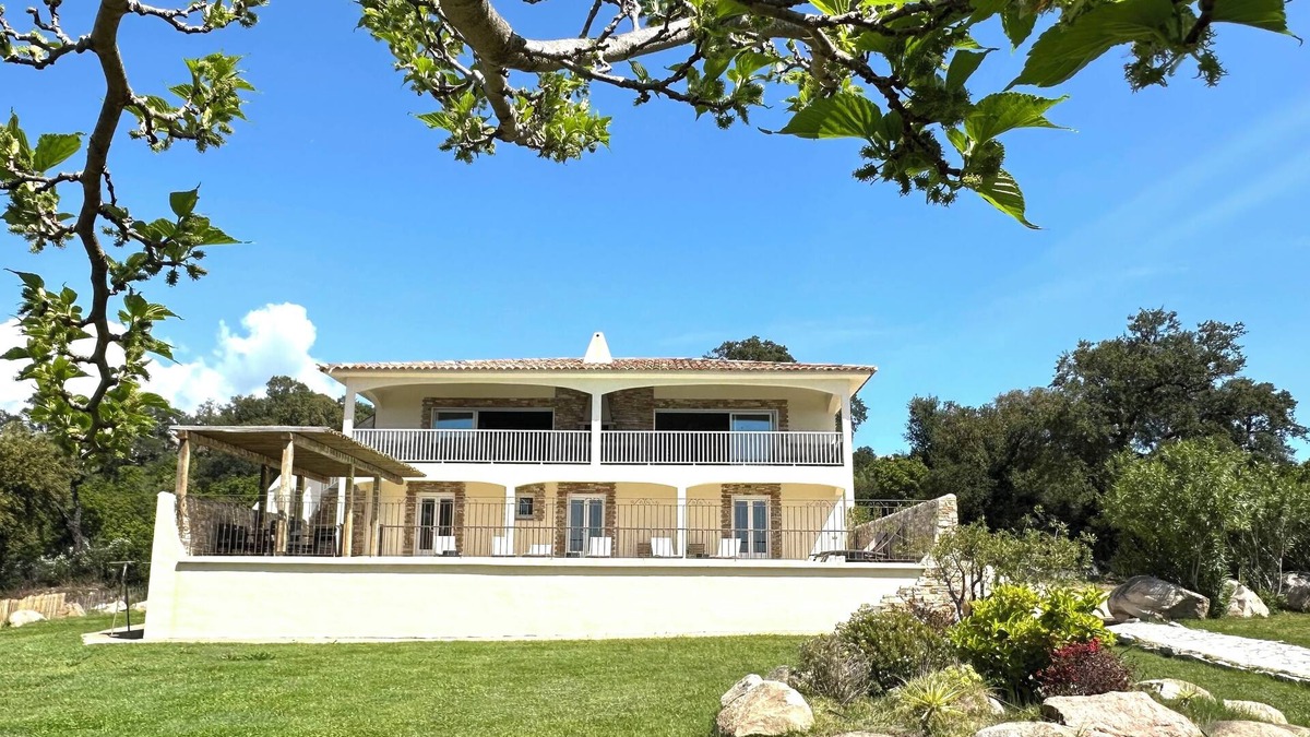 Pinarellu Villa | VERY QUIET SPACIOUS VILLA, SEA AND MOUNTAIN VIEWS, 500M FROM THE BEACH