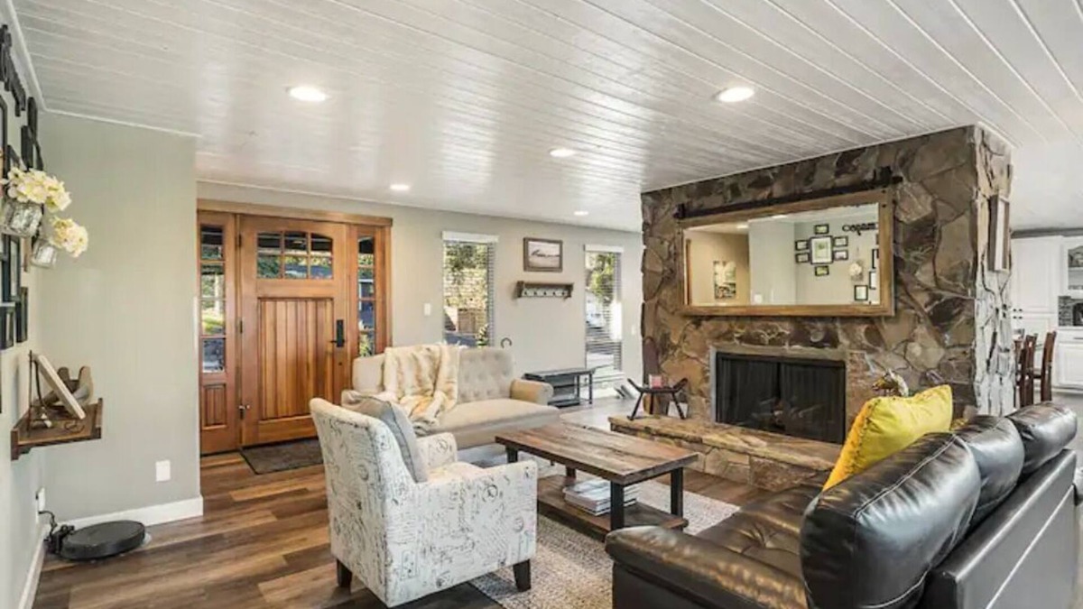 Orchard District House | Very spacious home near old mill! w/hot tub