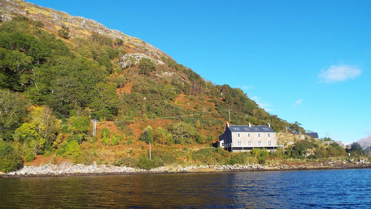 Oban House | Very spacious loch-side house, breathtaking views, ideal for family & adventures