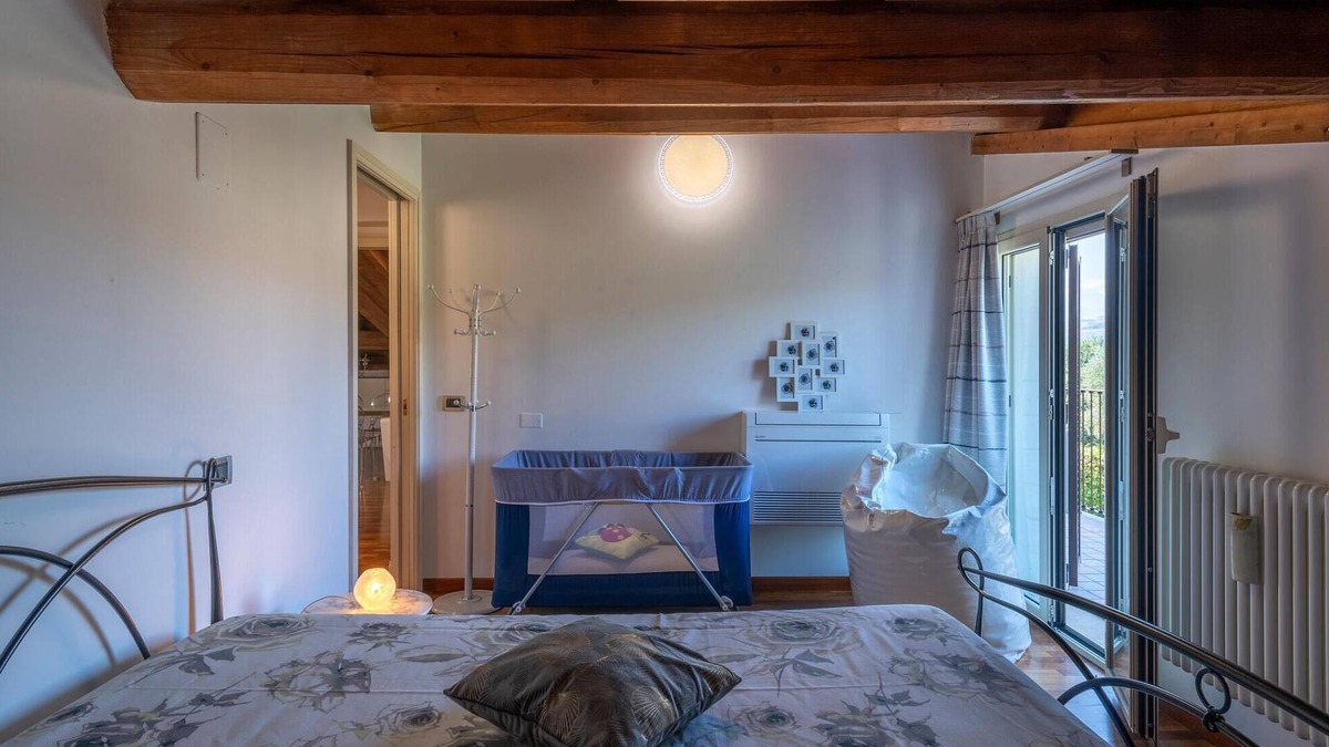 Teramo House | Very spacious vacation home with several units on the outskirts of Teramo.