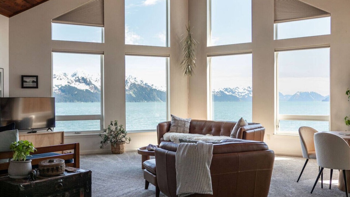 Lowell Point House | Vessel Beach House - Port, A Beachfront Oasis