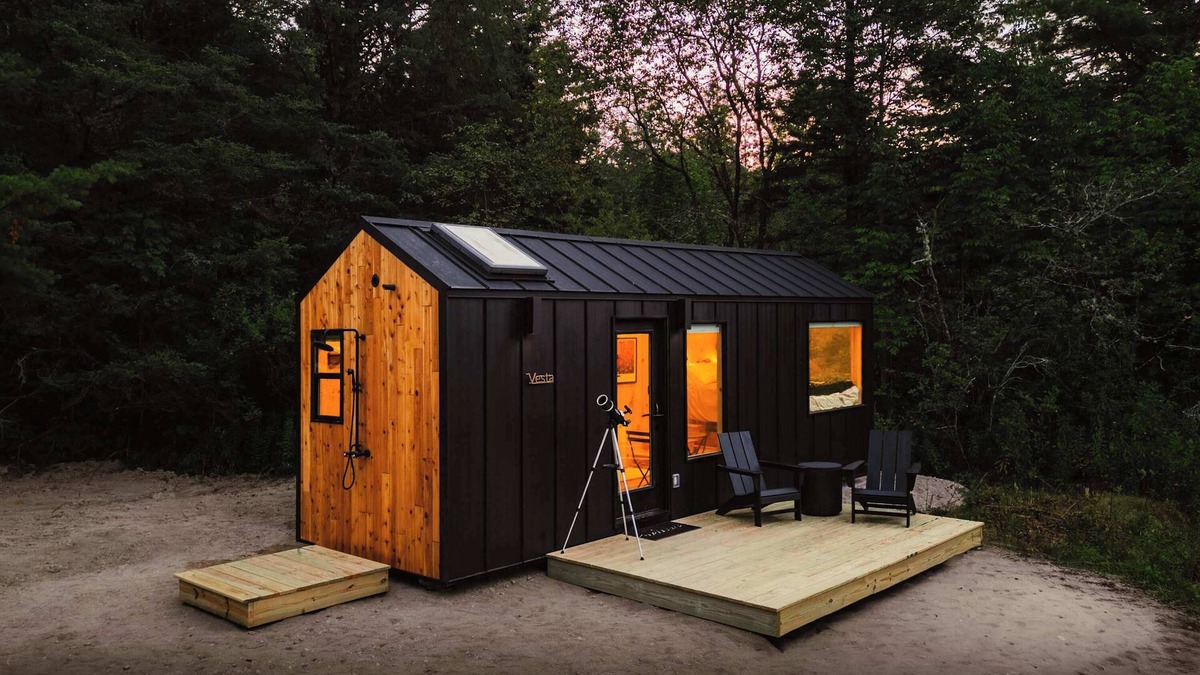 Sullivan Cabin | Vesta Nook! With Shower, Queen Bed & pullout sofa