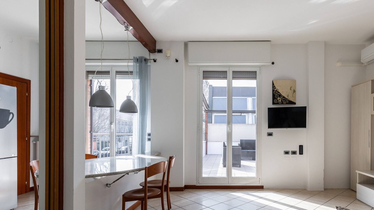 Navile Apartment | Vestiari apartment I with terrace by Wonderful Italy