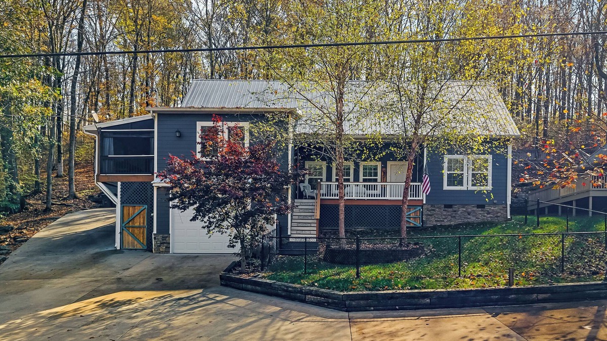 Smithville House | Veteran Owned - Ideal Spot Near Marina with Boat/Trailer Parking