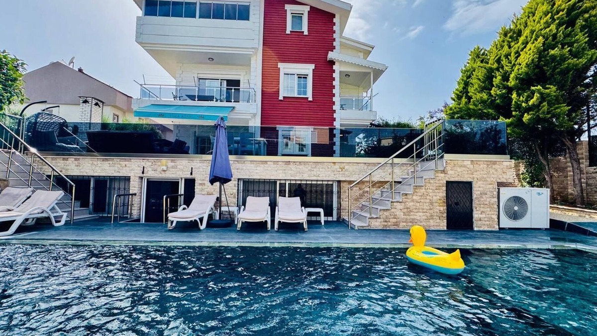 Kadriye Villa | VİLLA KİNG With Heated Pool 6-bedroom and 4-bathroom Luxury Villa+suıt rooms