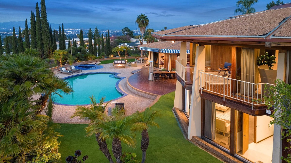Encino Villa | Via Vallarta