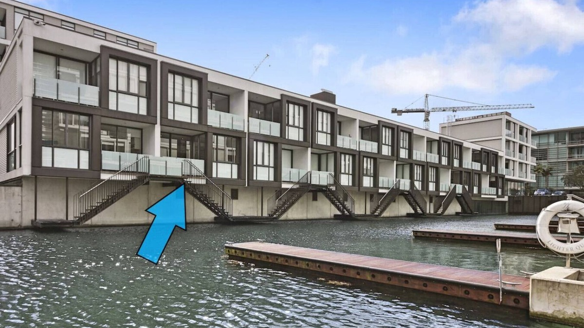 Auckland Central Business District Apartment | Viaduct Harbour Waterside Apartment with Heat Pump