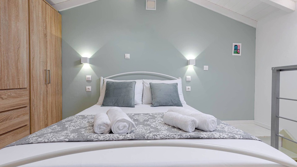 Potamos House | Viatzo Loft