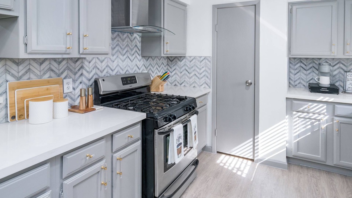 Pasadena House | VIBRANT Houston OASIS with private pool and patio, sleeps 8