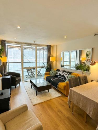 Haggerston Apartment | Vibrant & Inviting 1BD Flat Heart of Haggerston!