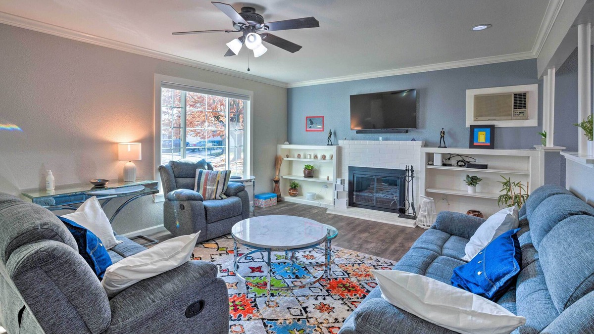 Southwestern Sacramento House | Vibrant Sacramento Home w/ Yard & Patio!