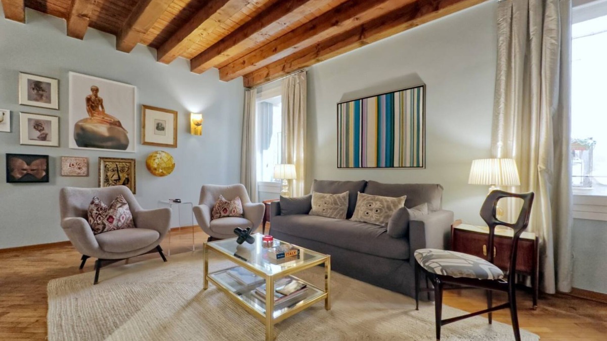 Vicenza Apartment | Vicenza Piazza dei Signori Elegant Apartment