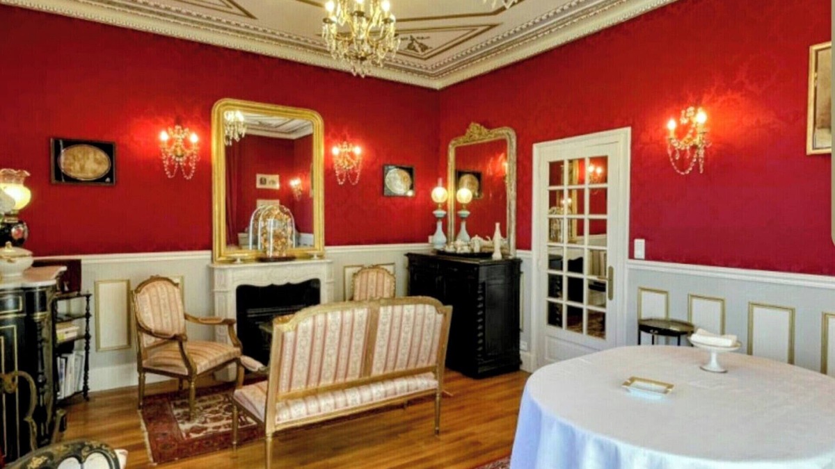 Thermal Apartment | VICHY LUXE NAPOLEON III