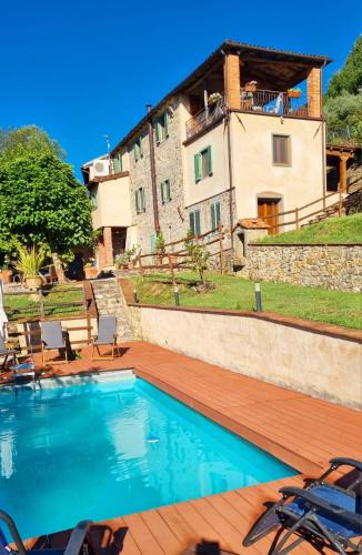 Mologno Villa | Vicinato Homestead