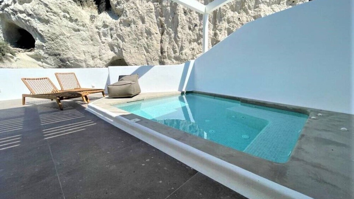 Messaria Hotel | Victoria Caves