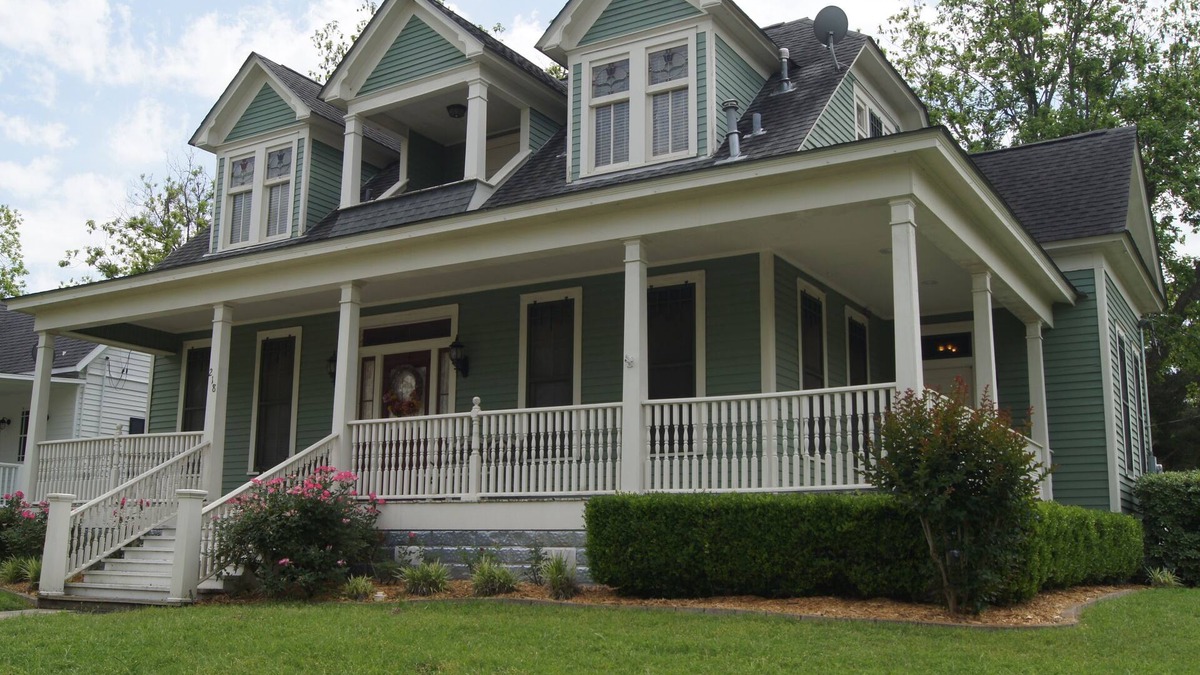 Shiner House | Victorian Home 4 Blocks from the Spoetzl Brewery