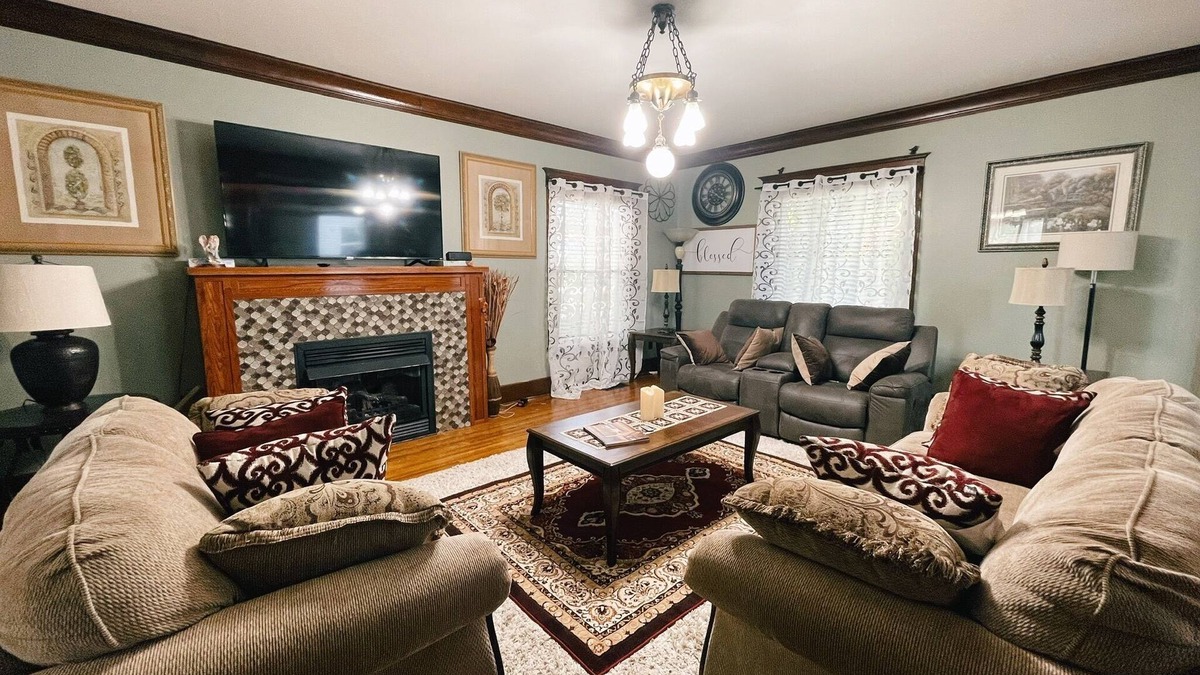 Kokomo House | Victorian Home in Original Grandeur Downtown