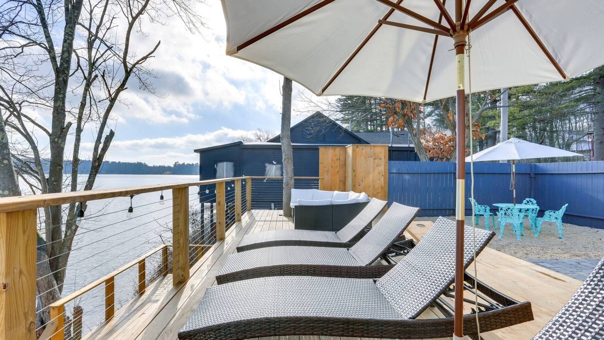 Lake Huntington House | Victorian Lake Oasis | Hot Tub | Private Lakefront