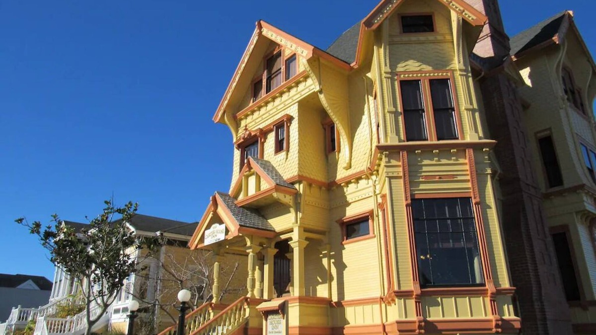 Downtown House | Victorian Mansion at Carter House Inns