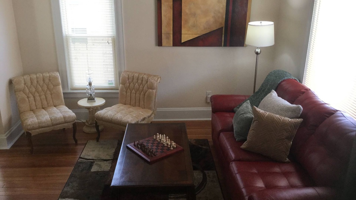 Kenosha House | Victorian! Professionally Cleaned, Self Check In - Sleeps 10