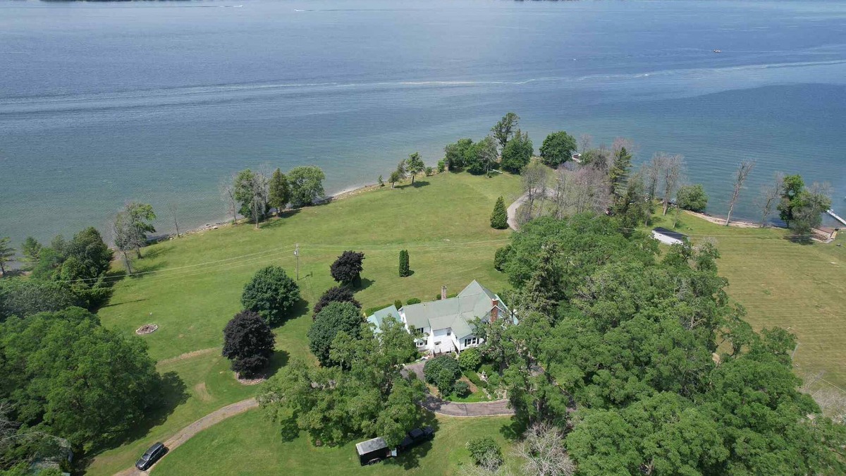 Ogdensburg Apartment | Victorian Riverfront 1BR Cozy Retreat with River Views & Dock Access