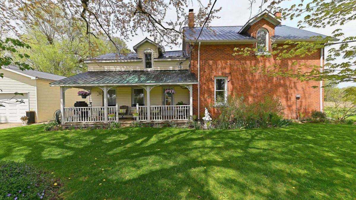Clearview Other | Victorian Style Farmhouse in the Quiet Countryside