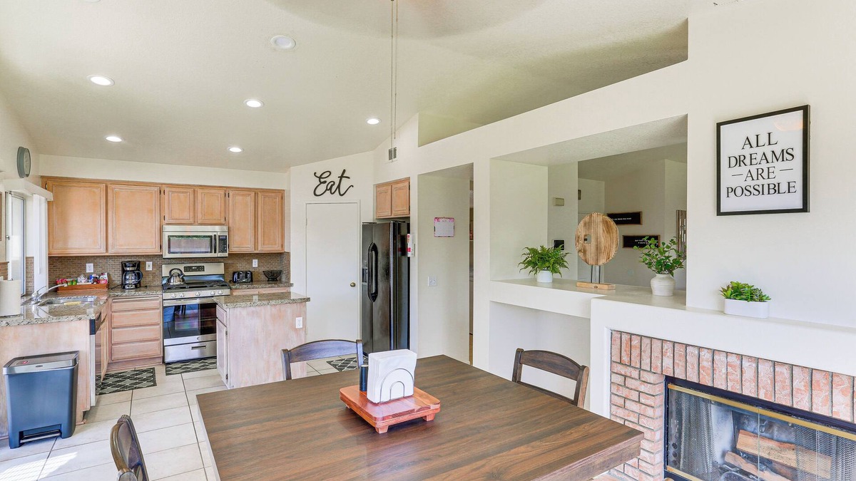 Victorville House | Victorville Home w/Large Yard & Charcoal Grill!