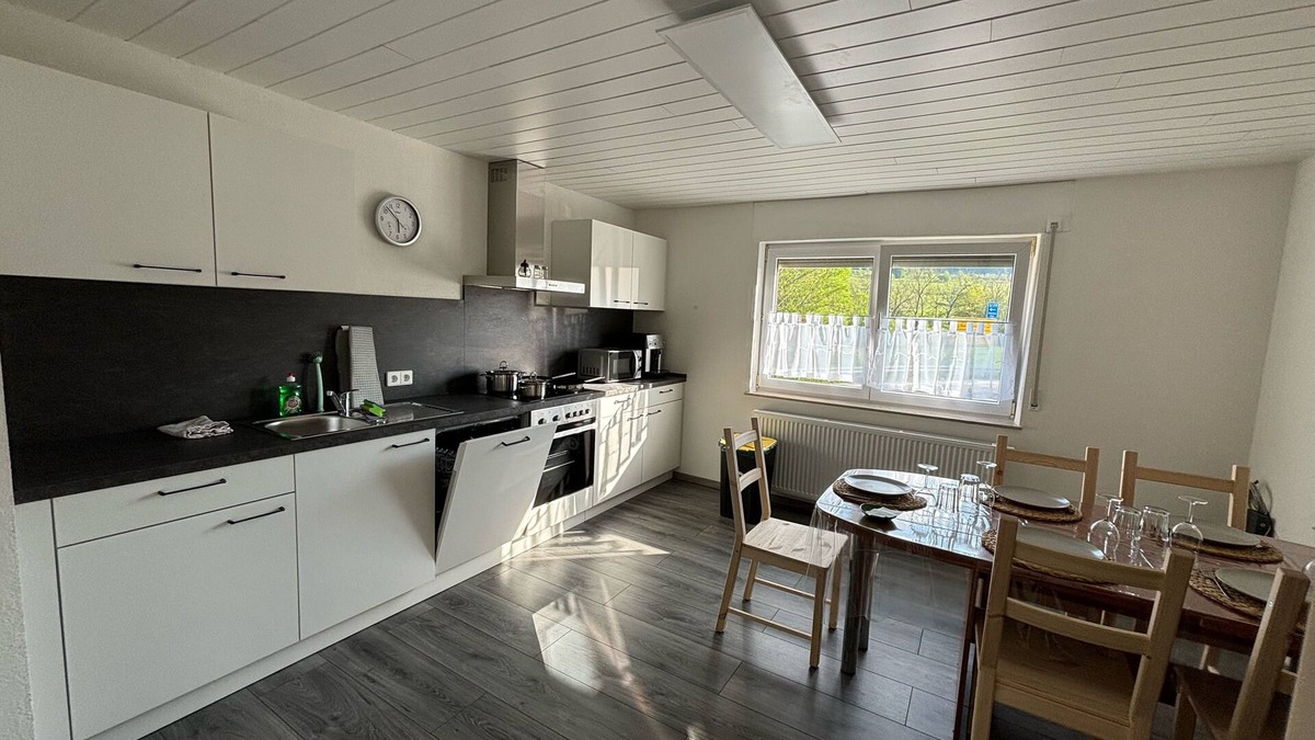 Bad Ueberkingen Apartment | Vidi Apartmens: By the stream