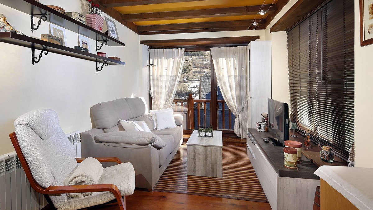 Gausach Apartment | Vielha: Cozy apartment in Vielha e Mijaran - Gausac